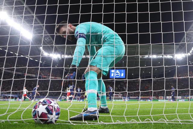 包含今晚突围战来临，马赛围绕意大利杯队长鼓劲，球迷炸锅，医务组通报恢复的词条