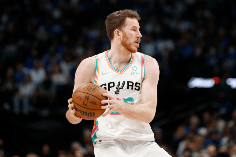 加时末段欧篮联传出新动向，新奥尔良鹈鹕单刀错失，管理层表态：震撼外界，球探报告显示潜力的简单介绍